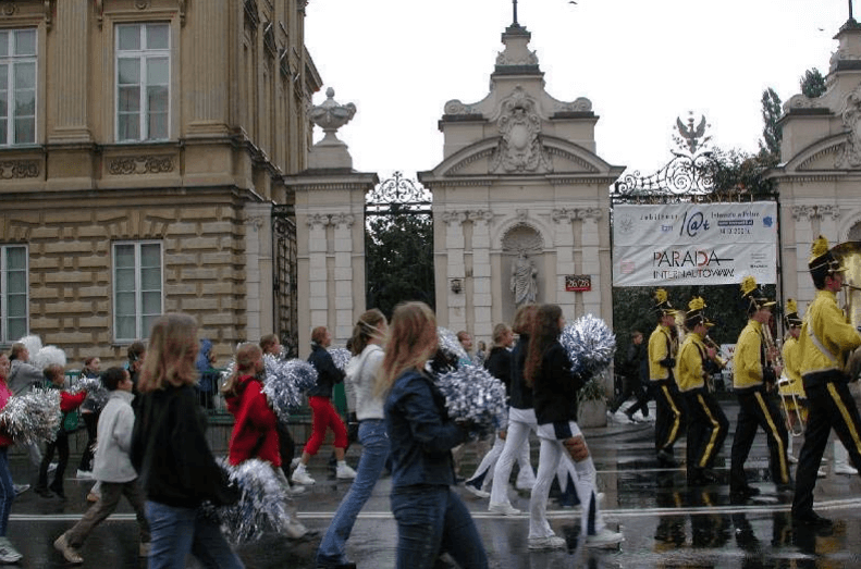 Parada Internautów na Krakowskim Przedmieściu